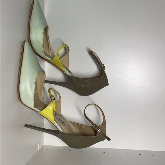 Jimmy Choo Typhoon Key Lime Lemon and Pebble Pump - Picture 2 of 8